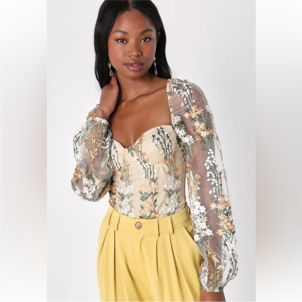 Elegant Floral Embroidered Dress - Picture 2 of 7